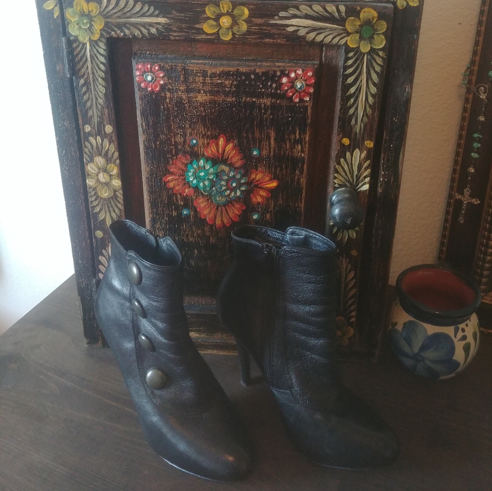 Steve Madden Size 7 High Heel Boot